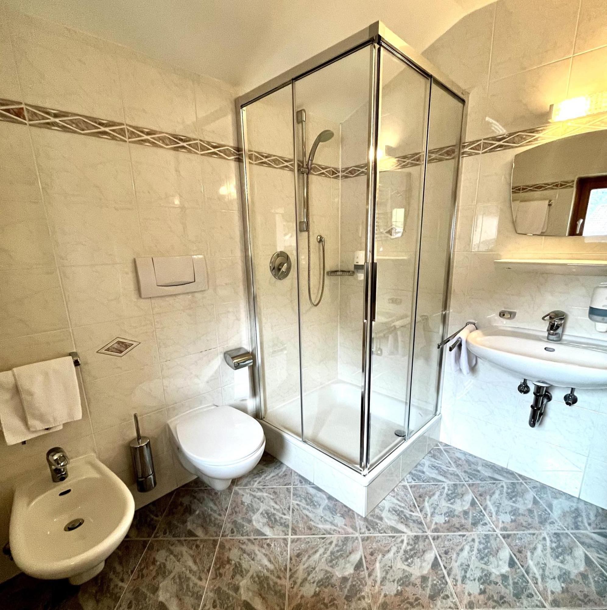 Hotel Gasthof Kircher Fie allo Sciliar Bagian luar foto