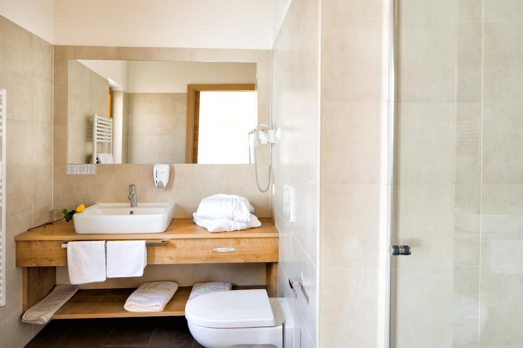 Hotel Gasthof Kircher Fie allo Sciliar Ruang foto